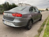 Usado Seat Toledo Style 105 CV (77 kW) 2013 Gris / plata Berlina