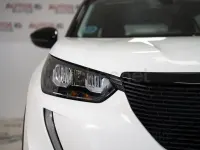 Usado Peugeot 2008 Active 100 CV (73 kW) 2021 Blanco SUV