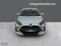 Usado Toyota Yaris Hybrid Active 115 CV (84 kW) 2025 Gris Berlina