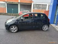 Usado Toyota Yaris Sol 90 CV (66 kW) 2007 Negro Utilitario