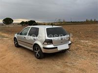 Usado VW Golf IV Highline 130 CV (95 kW) 2002 Gris / plata Berlina