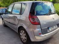 Usado Renault Scénic Dynamique 120 CV (88 kW) 2003 Gris / plata Monovolumen