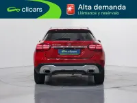 Usado Mercedes GLA180 122 CV (89 kW) 2019 Rojo SUV
