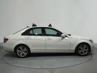 Usado Mercedes C200 136 CV (100 kW) 2009 Blanco Berlina