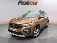 Usado Dacia Sandero Comfort 101 CV (74 kW) 2021 Amarillo Berlina