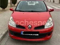 Usado Renault Clio II Authentique 85 CV (62 kW) 2006 Rojo Berlina