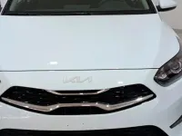 Usado Kia Ceed 101 CV (74 kW) 2025 Blanco Utilitario