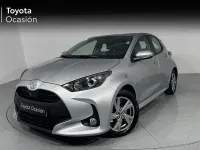 Usado Toyota Yaris Hybrid Active 116 CV (85 kW) 2025 Gris / plata Berlina