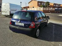 Usado Renault Clio II Expression 60 CV (44 kW) 2003 Azul Berlina