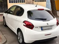 Usado Peugeot 208 Signature Sky 82 CV (60 kW) 2019 Blanco Utilitario