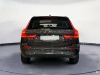 Usado Volvo XC60 Momentum 197 CV (144 kW) 2022 Gris / plata SUV