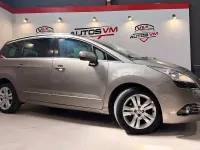 Usado Peugeot 5008 Allure 115 CV (84 kW) 2013 Beige Monovolumen