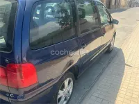 Usado Seat Alhambra Reference 140 CV (102 kW) 2006 Azul Monovolumen