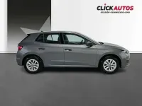 Usado Skoda Fabia Essence 95 CV (69 kW) 2025 Gris Utilitario
