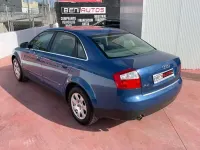 Usado Audi A4 131 CV (96 kW) 2001 Azul Berlina
