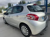 Usado Peugeot 208 Active 92 CV (67 kW) 2014 Gris / plata Utilitario