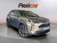 Usado Toyota Yaris Active 116 CV (85 kW) 2021 Beige Utilitario