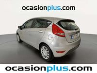 Usado Ford Fiesta Trend 82 CV (60 kW) 2012 Plateado Utilitario
