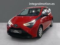 Usado Toyota Aygo X-play 72 CV (52 kW) 2022 Rojo Utilitario
