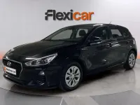 Usado Hyundai i30 GO! 95 CV (69 kW) 2017 Negro Berlina
