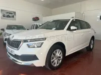 Usado Skoda Kamiq Ambition 110 CV (80 kW) 2023 Blanco SUV