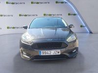 Usado Ford Focus ST-Line 125 CV (91 kW) 2017 Gris / plata Berlina