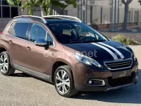 Usado Peugeot 2008 Allure 120 CV (88 kW) 2014 Marrón SUV