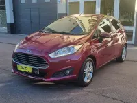 Usado Ford Fiesta Titanium 100 CV (73 kW) 2013 Granate Berlina