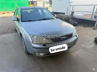 Usado Ford Mondeo Trend 115 CV (84 kW) 2005 Azul Berlina