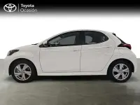 Usado Toyota Yaris Hybrid Active 116 CV (85 kW) 2025 Blanco Berlina