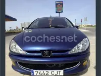 Usado Peugeot 206 75 CV (55 kW) 2003 Azul Berlina