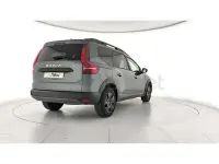 Usado Dacia Jogger Expression 110 CV (80 kW) 2025 Verde Monovolumen