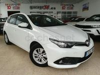 Usado Toyota Auris Hybrid Business Edition 136 CV (100 kW) 2018 Blanco Berlina