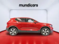 Begagnad Volvo XC40 Momentum 129 HK (94 kW) 2021 Röd SUV