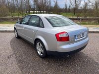 Usado Audi A4 131 CV (96 kW) 2001 Gris Berlina