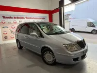 Usado Lancia Phedra 120 CV (88 kW) 2006 Gris / plata Monovolumen