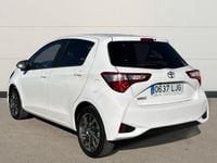 Używany Toyota Yaris 111 KM (81 kW) 2020 Biały Sedan/Limuzyna