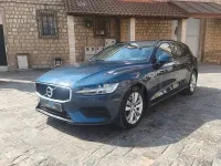 Usado Volvo V60 Momentum 150 CV (110 kW) 2019 Azul Familiar