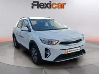 Usado Kia Stonic 84 CV (61 kW) 2024 Blanco SUV
