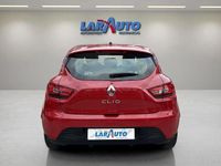 Usado Renault Clio IV Authentique 75 CV (55 kW) 2015 Granate Berlina