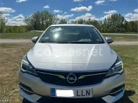 Usado Opel Astra 105 CV (77 kW) 2020 Gris / plata Berlina