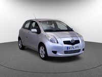 Usado Toyota Yaris Sol 87 CV (63 kW) 2007 Gris Berlina
