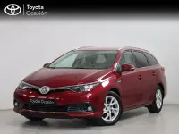 Usado Toyota Auris Hybrid Active 136 CV (100 kW) 2018 Rojo Familiar