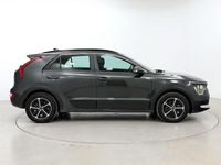 Usado Kia Niro 141 CV (103 kW) 2022 Gris / plata SUV