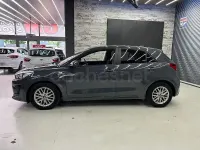 Usado Kia Rio 84 CV (61 kW) 2021 Gris / plata Berlina