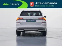 Usado Skoda Kamiq 110 CV (80 kW) 2023 Blanco SUV