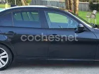 Käytetty BMW 320 177 HP (130 kW) 2009 Musta Sedan