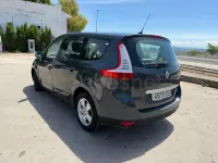Usado Renault Grand Scénic Dynamique 130 CV (95 kW) 2010 Negro Monovolumen