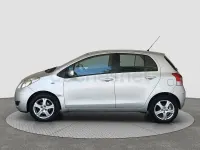 Usado Toyota Yaris Connect Style 101 CV (74 kW) 2010 Gris / plata Utilitario