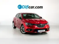 Usado Renault Mégane Zen 131 CV (96 kW) 2017 Rojo Berlina